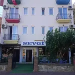 White Cat Sevgi Hotel 2*