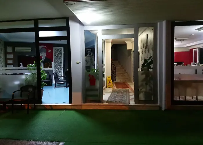 White Cat Sevgi Hotel 2*